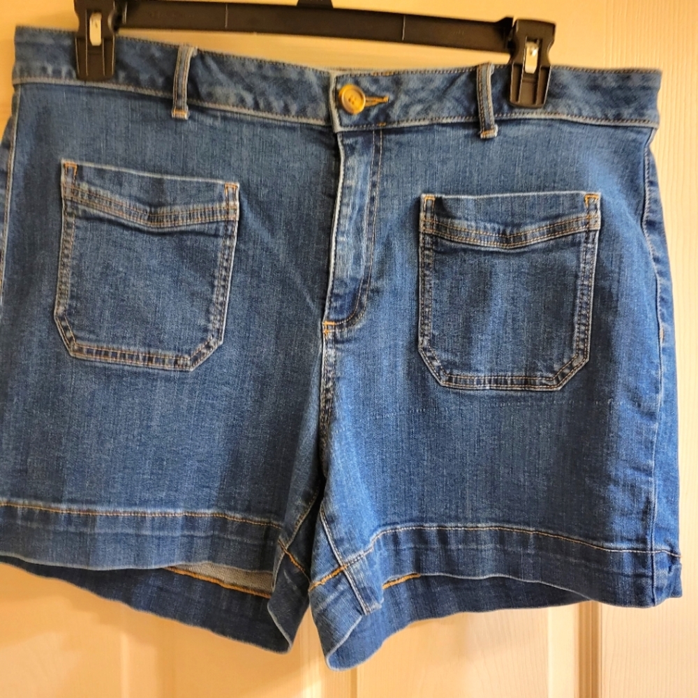 Vera Wang shorts